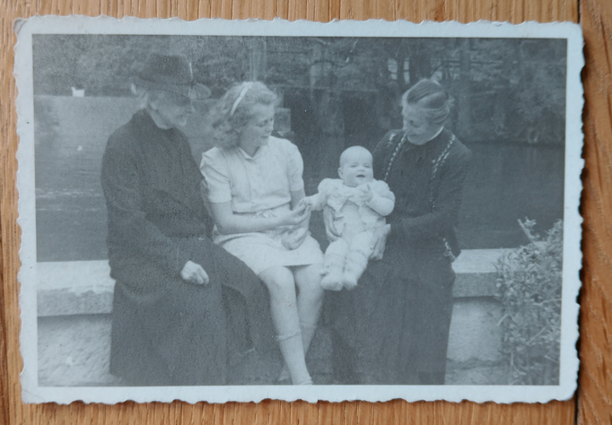 Meine Großtante Ruth Tschudin (oo Uffenbrink) konnte sehr gut Kirchenorgeln und Flügel spielen.